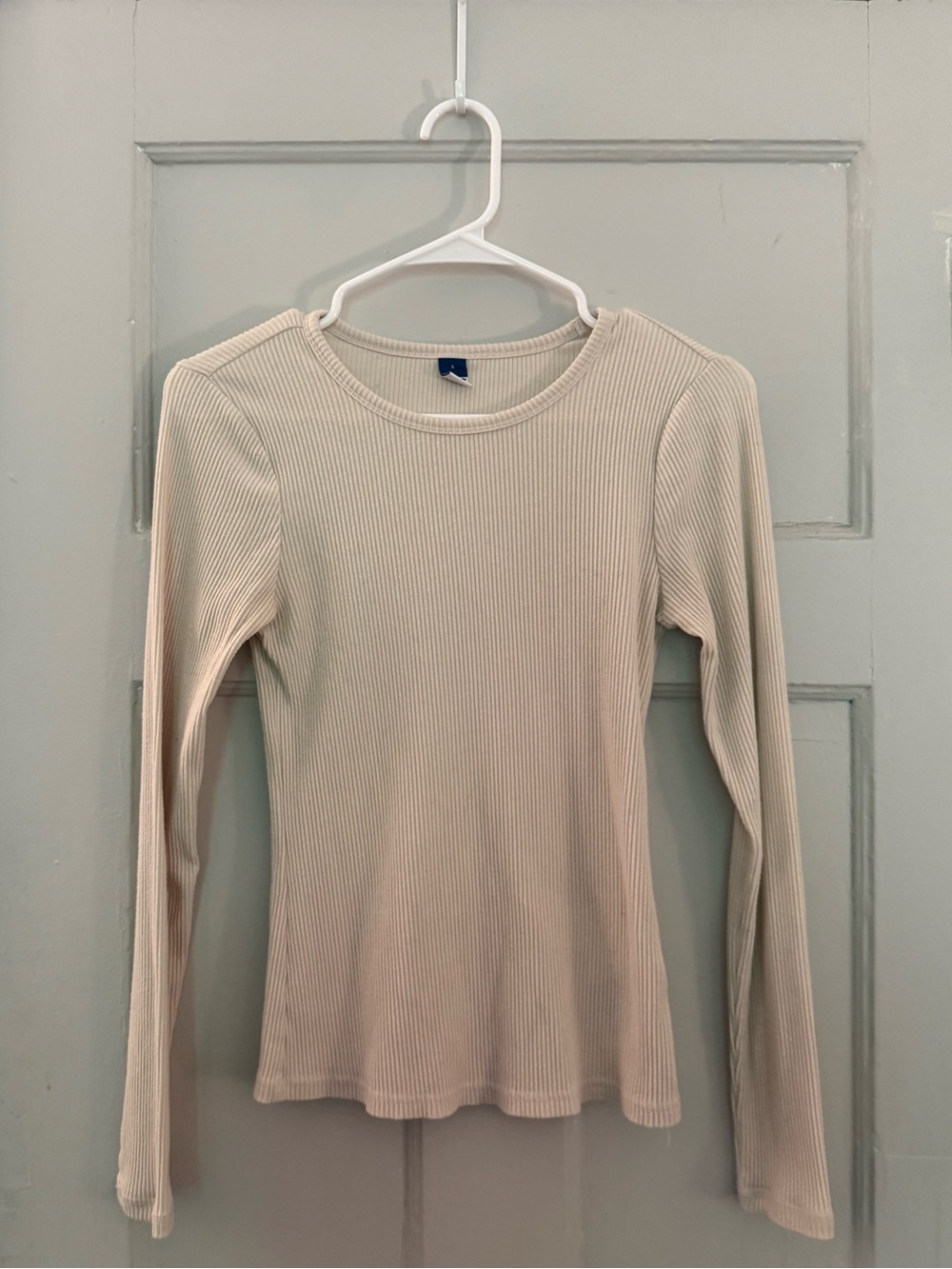 Old Navy Cream Ribbed Long-Sleeve Crewneck Top
